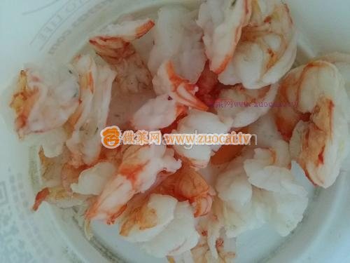 暖胃海鲜豌豆苗馄饨的做法
