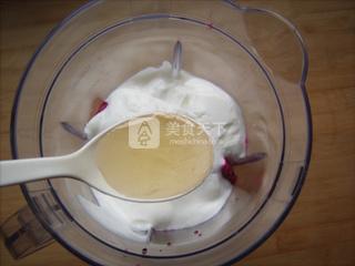 火龙果酸奶棒冰的做法步骤:5