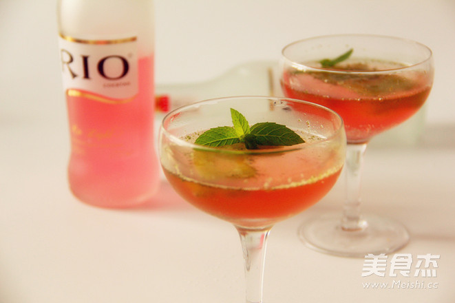 #RIO#薄荷蜜桃冰饮的做法