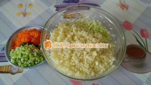 圆白菜猪肉馅饺子的做法