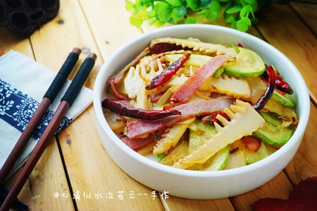 冬笋干锅腊肉的做法