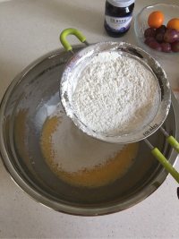 蓝莓酱松饼的做法步骤7