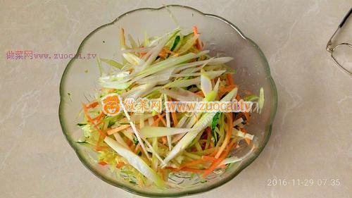  凉拌萝卜丝的做法