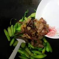 芥兰炒腊肉的做法步骤8