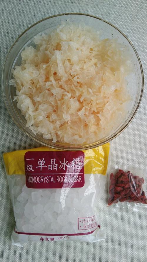炖白木耳的做法