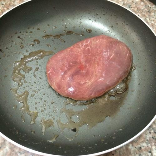 黄油煎牛排的做法