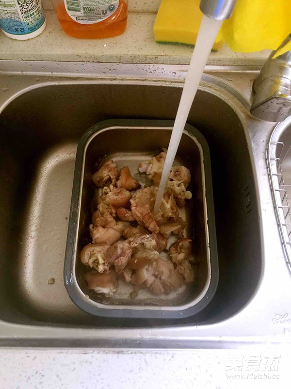 生地炖猪蹄的做法