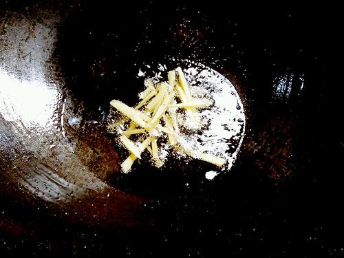 干煸椒盐排骨的做法