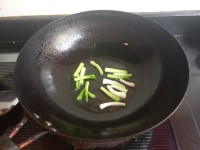 青蒜炒羊血的做法步骤4