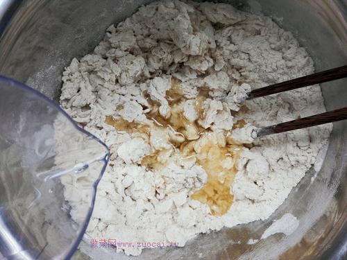 粗粮麦麸主食面包的做法
