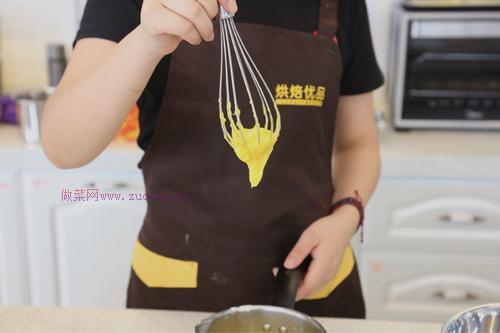 肉松沙拉卷的做法