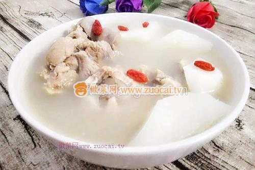 白萝卜炖大骨头的做法