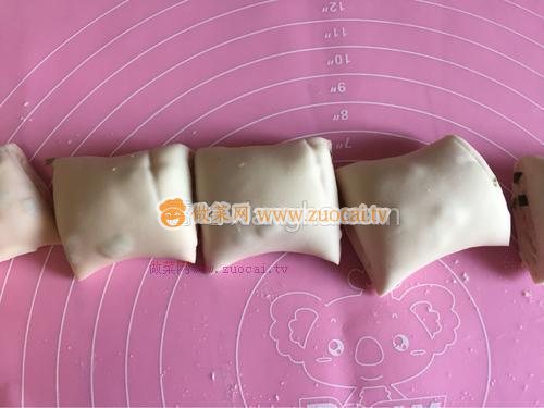 玫瑰腐乳葱花烫面饼的做法
