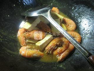 咖喱豆腐基围虾 的做法步骤：8