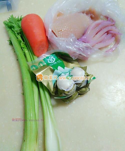 百合炒鲜鱿的做法