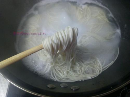 葱油拌面的做法