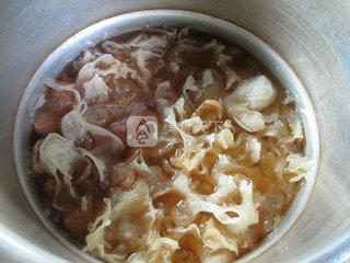桂圆银耳 的做法步骤：8