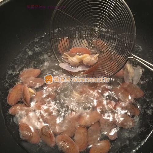紫苏爆炒花甲的做法
