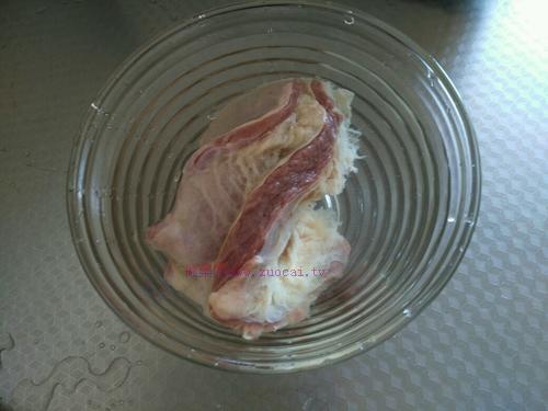 黑胡椒驴肉饼的做法