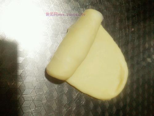葱香烤肠面包的做法