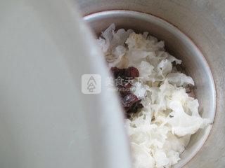 桂圆银耳 的做法步骤：4