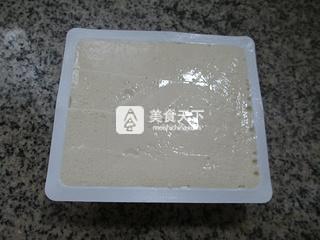 咖喱里脊肉豆腐的做法步骤：2