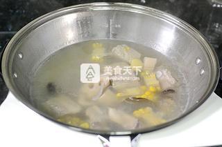 玉米炖排骨的做法步骤:9