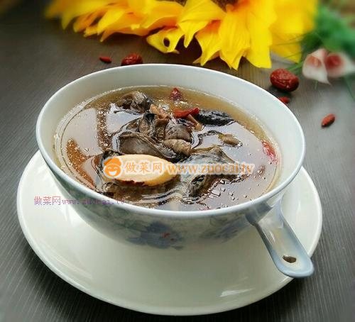 当归黄芪乌鸡汤的做法