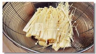 培根金针菇的做法步骤：6