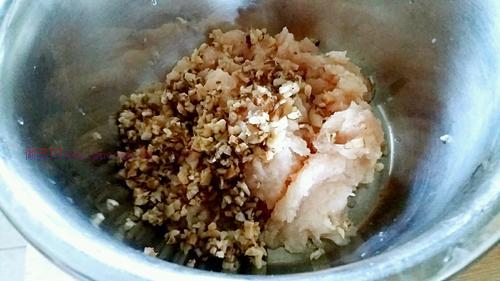香菇鸡肉锅贴的做法