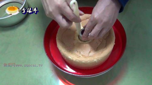 中空戚风蛋糕8寸的做法