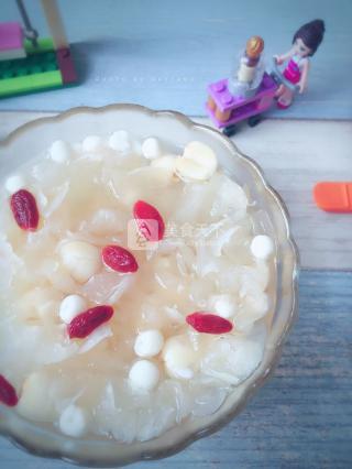 莲子茨实雪耳胶的做法步骤：6