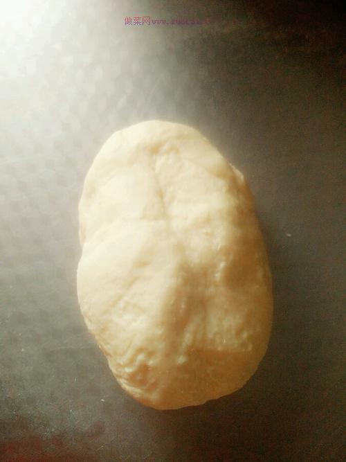 葱香烤肠面包的做法