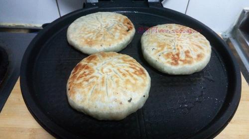 猪肉韭菜馅饼的做法