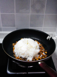 缤纷炒饭的做法步骤8