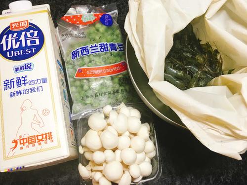 奶香青豆煨河虾的做法