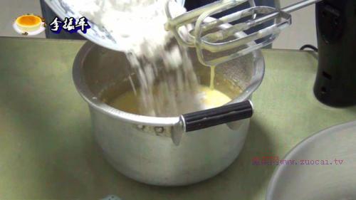 中空戚风蛋糕8寸的做法