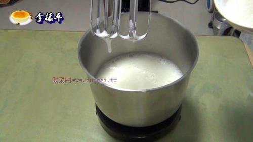 中空戚风蛋糕8寸的做法