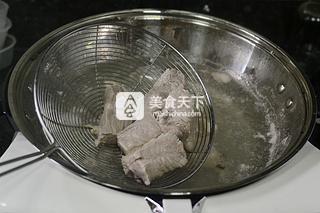 玉米炖排骨的做法步骤:3