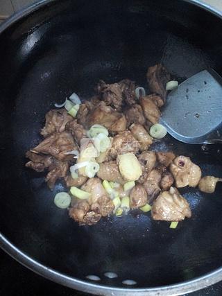 茶香栗子鸡的做法步骤：8