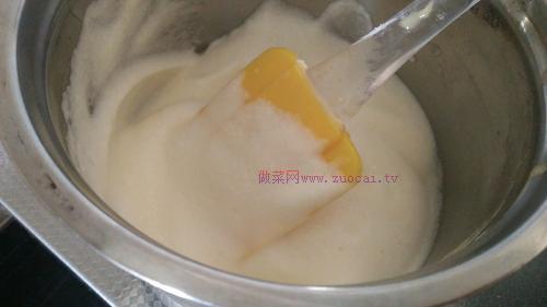 花样巧克力蛋糕卷的做法