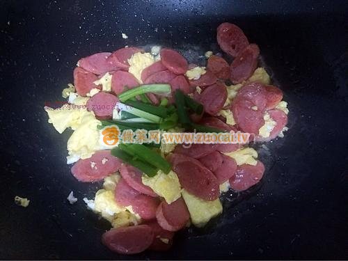 火腿肠炒鸡蛋的做法