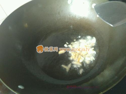 大肠炒酸菜的做法