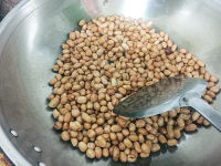 香酥炒花生的做法步骤8