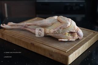 海蛰红葱头手撕鸡的做法步骤：1