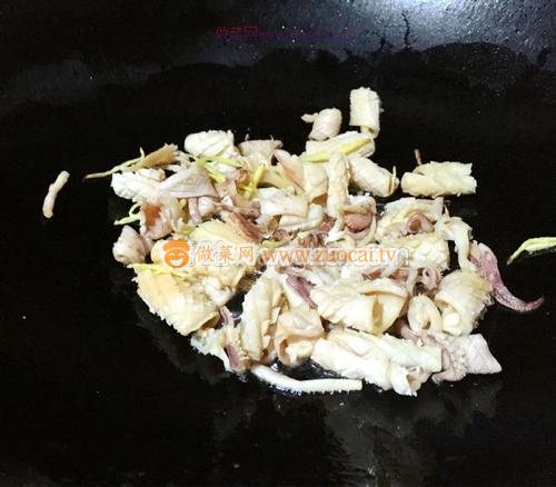 西芹炒鱿鱼的做法