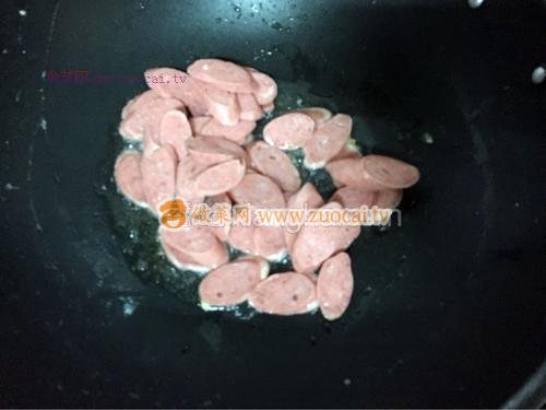 火腿肠炒鸡蛋的做法