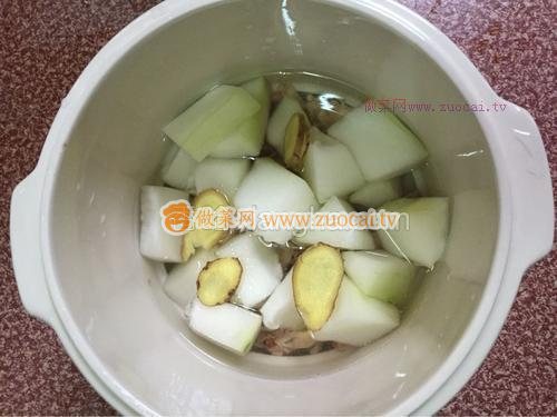 冬瓜炖鸡汤的做法