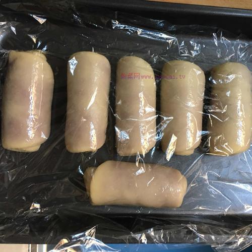 紫薯蛋黄酥的做法