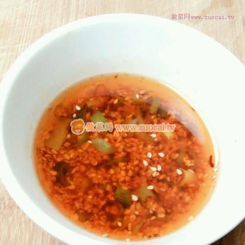 葱香红油拌面的做法
